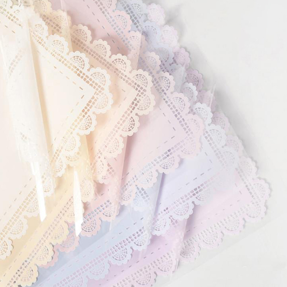 Plastikowy, zagęszczony wodoodporny papier owinięty koronką