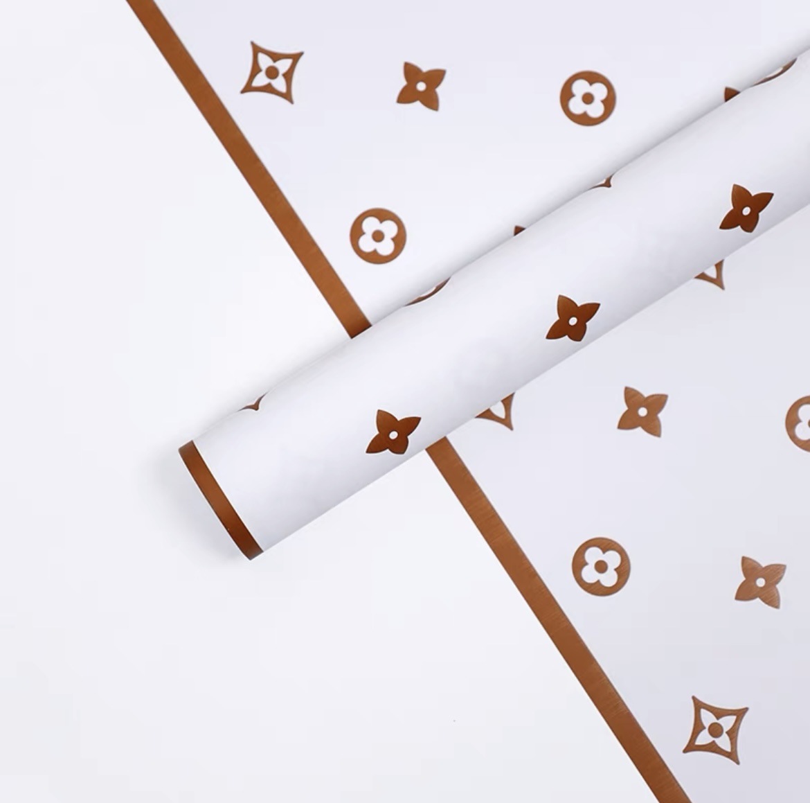 Papier pakowy marki Louis