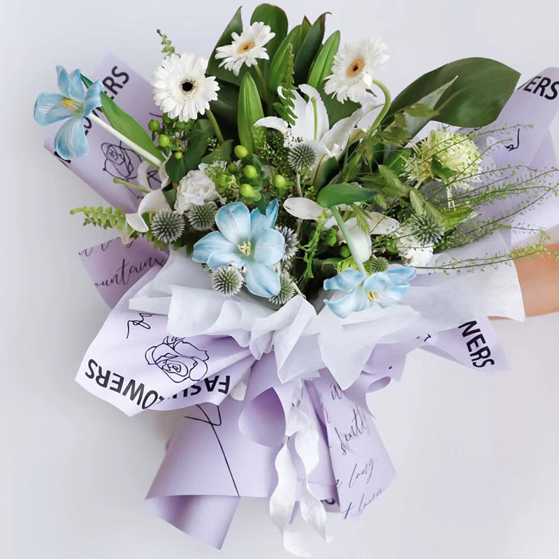 Papier do pakowania Flower Love-Bouquet z motywem róż